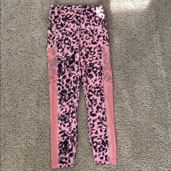 Fabletics cropped yogas. - Picture 1 of 4